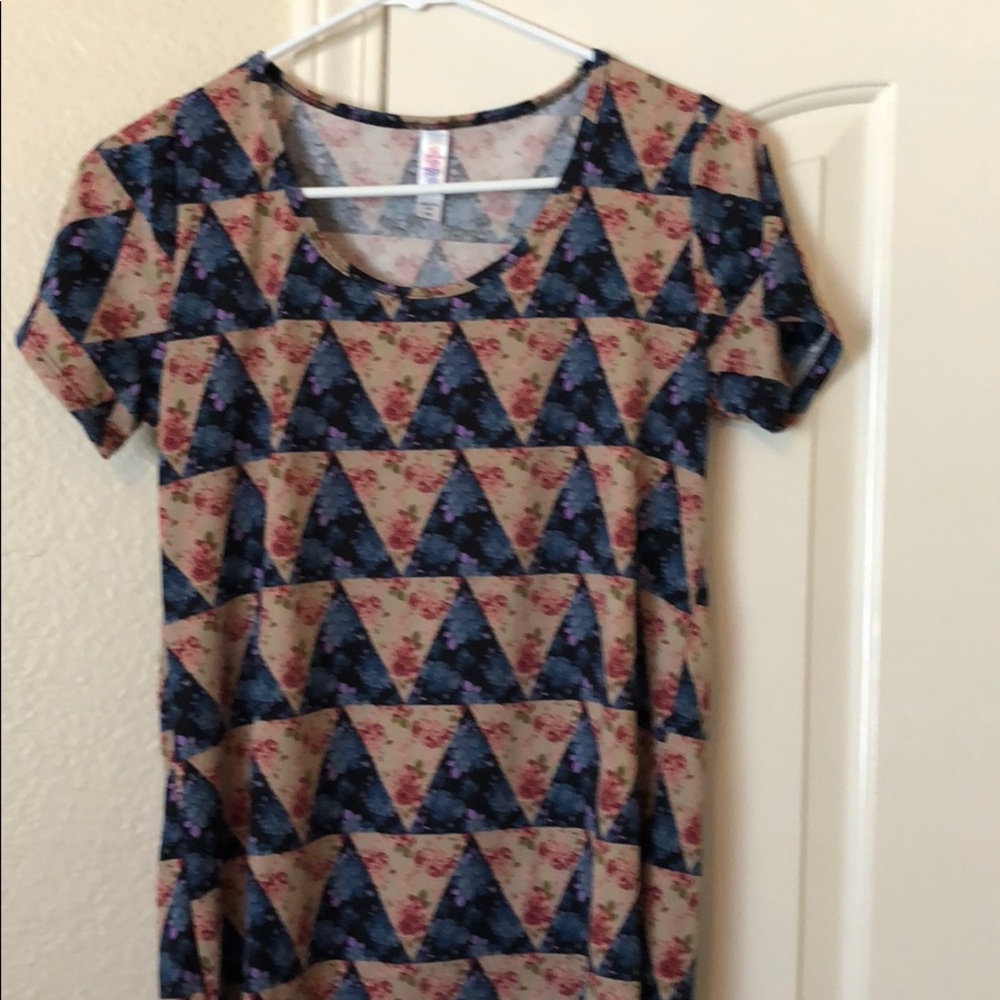 LuLaRoe classic tee